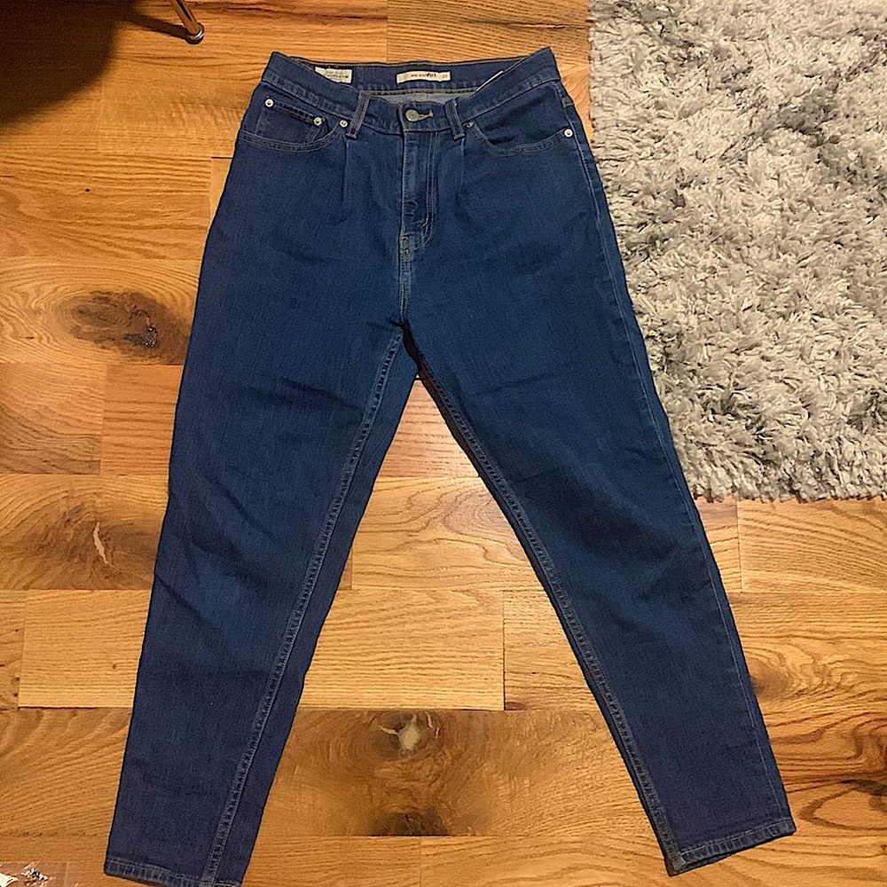 Levi's Mom Jean Blue Pleated Front Denim Size 27